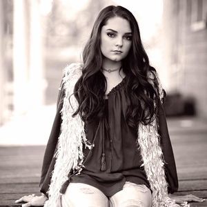 Meet your Posher, Caroline